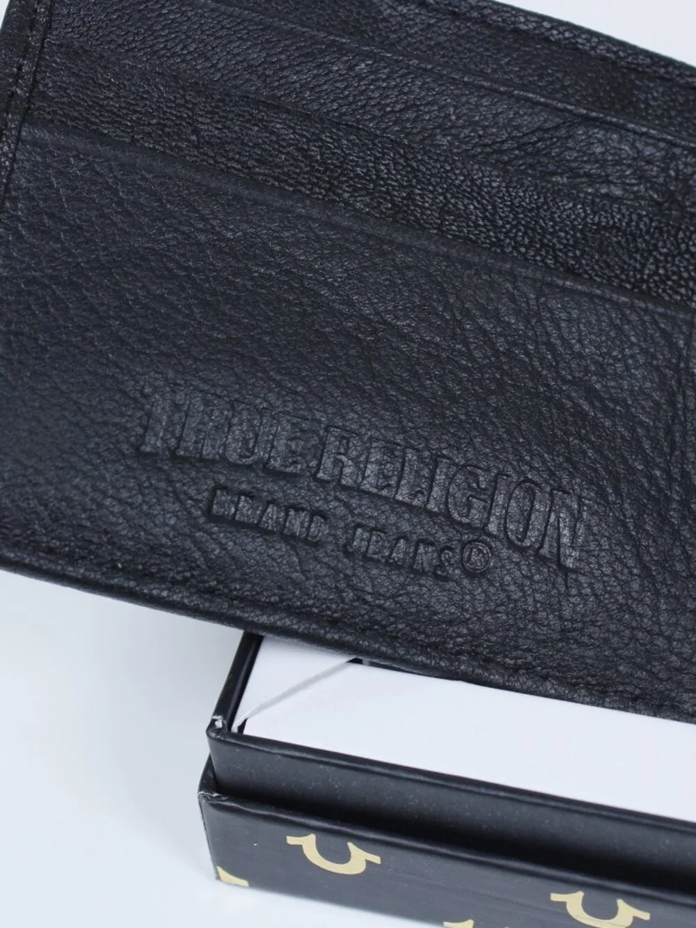 True Religion Gift Set: Leather Wallet + Original Keychain (New in‎ Box)